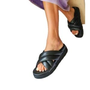Seychelles Driving Force Sandal